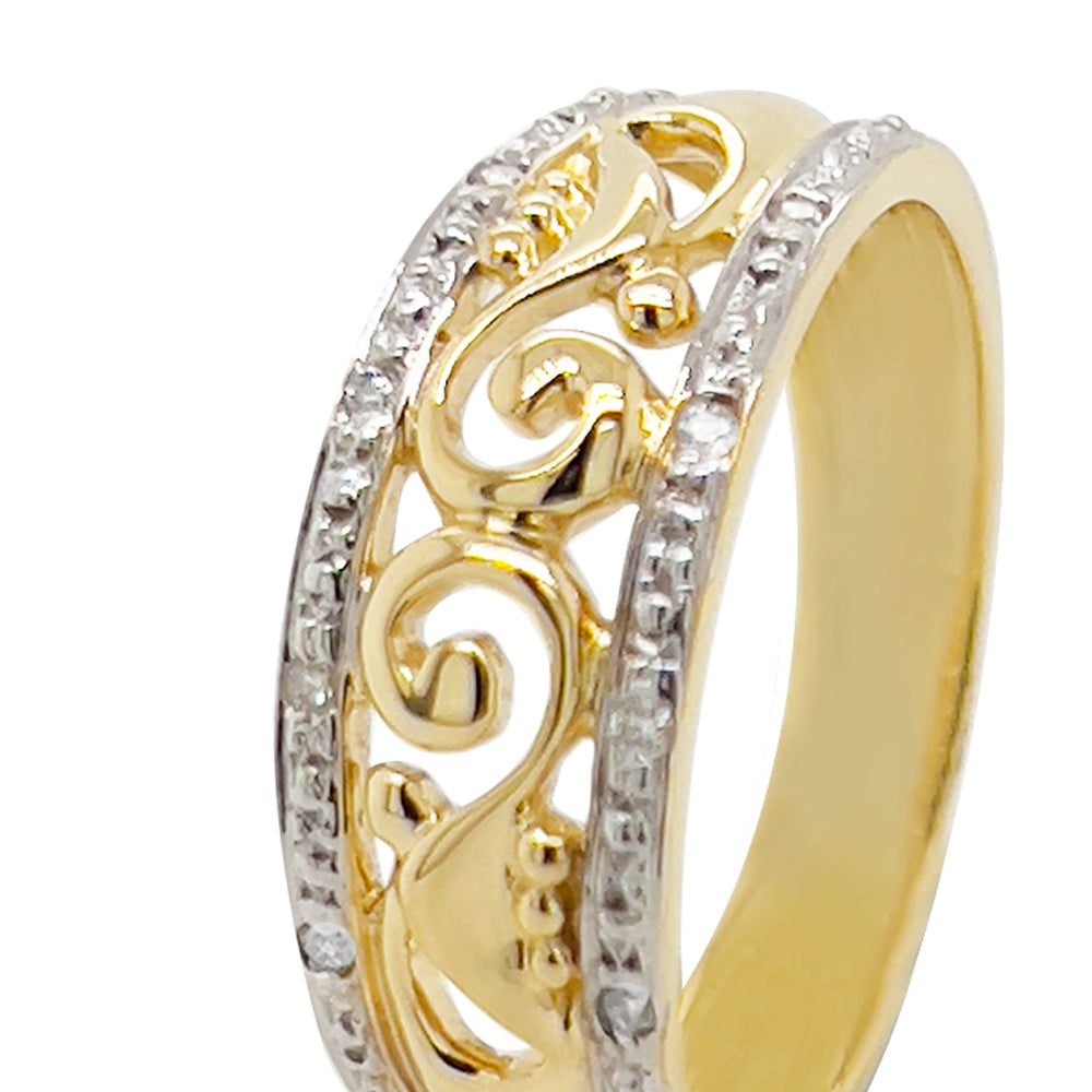 Celtic Style Ring with Diamonds