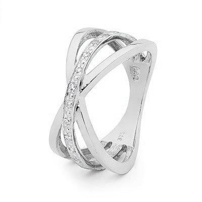 White Gold Fashion Ring with Diamonds