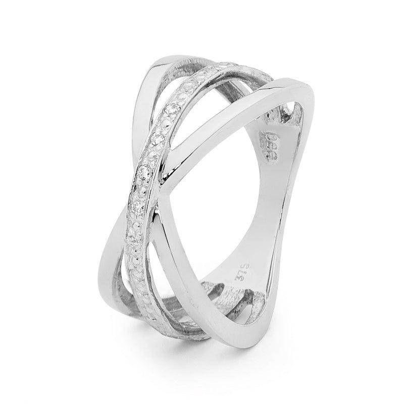 White Gold Fashion Ring with Diamonds